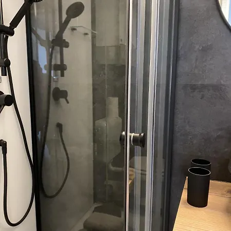 H O M E Ferienwohnung *
